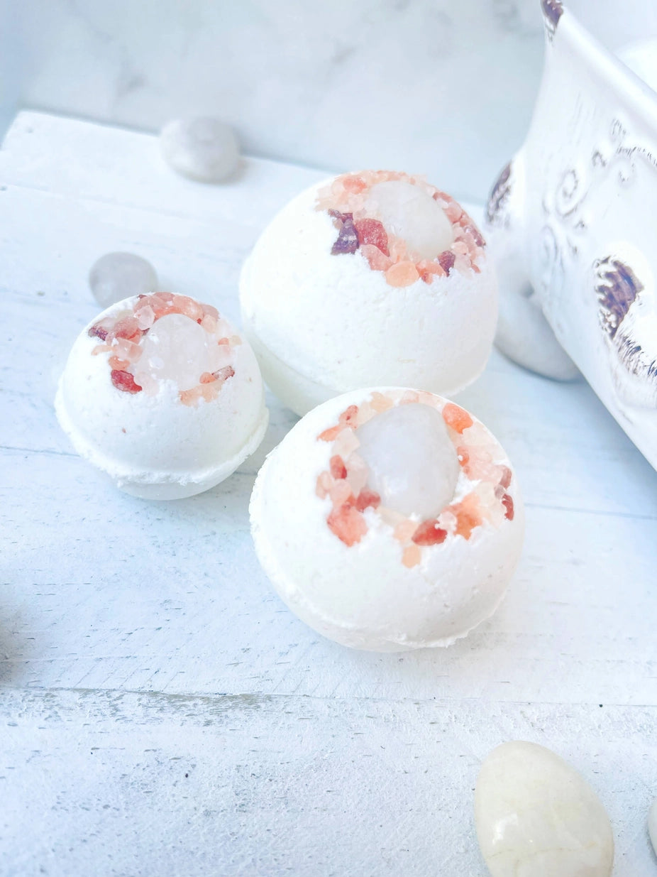 Bombe de Bain Quartz Blanc & Sel Rose – Pureté & Sérénité
